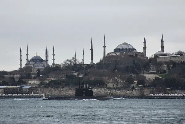 rus-denizaltisi-rostov-na-donu-istanbul-bogazindan-gecti-1644748010962.jpg Rus denizaltısı Rostov Na Donu, İstanbul Boğazı'ndan geçerek Karadeniz'e doğru yol aldı-3