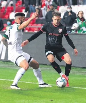 super-4lu-sahne-aliyor-firtina-galatasaray-derbisine-1642807836466.jpeg Süper 4'lü sahne alıyor! Fırtına Galatasaray derbisine hücum hattında 4 yıldızıyla sahne alacak-13