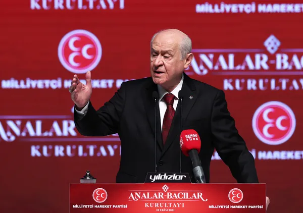 son-dakika-mhp-genel-baskani-devlet-bahceliden-analar-bacilar-kurultayinda-onemli-aciklamalar-analariniz-kollarini-acmis-bekliyor-evinize-donun-1633869670709.jpg SON DAKİKA: MHP Genel Başkanı Devlet Bahçeli'den Analar-Bacılar Kurultayı'nda önemli açıklamalar: Analarınız kollarını açmış bekliyor evinize dönün-3