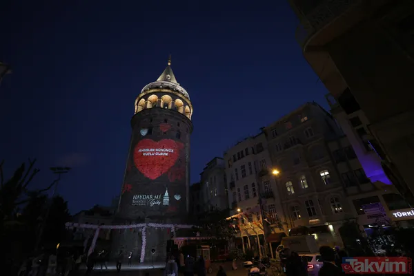 Anneler Günü, Galata Kulesi'ne yansıtılan fotoğraflarla kutlandı! Mustafa Kemal Atatürk ve Başkan Erdoğan... - 10