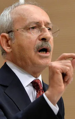 CHP yine FETÖ'nün peşine takıldı!