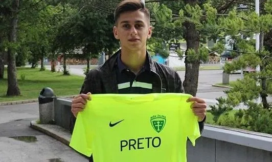 galatasaraya-surpriz-makedon-torrent-istedi-yonetim-dugmeye-basti-1642156945071.jpg Galatasaray'a sürpriz Makedon! Torrent istedi yönetim düğmeye bastı-3