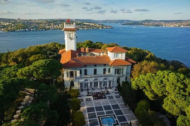 İBB iştirakı Beltur'un işbilmezliği muhalifleri de çıldırttı! Çağlar Cilara'dan "Hıdiv Kasrı" isyanı
