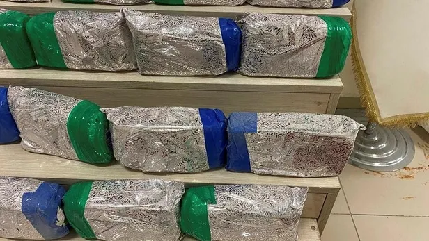 Son dakika: Van'da 61 kilo 495 gram eroin ele geçirildi-1