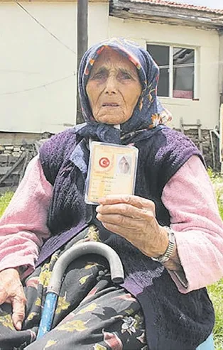 Yaşını kendi bile bilmiyor