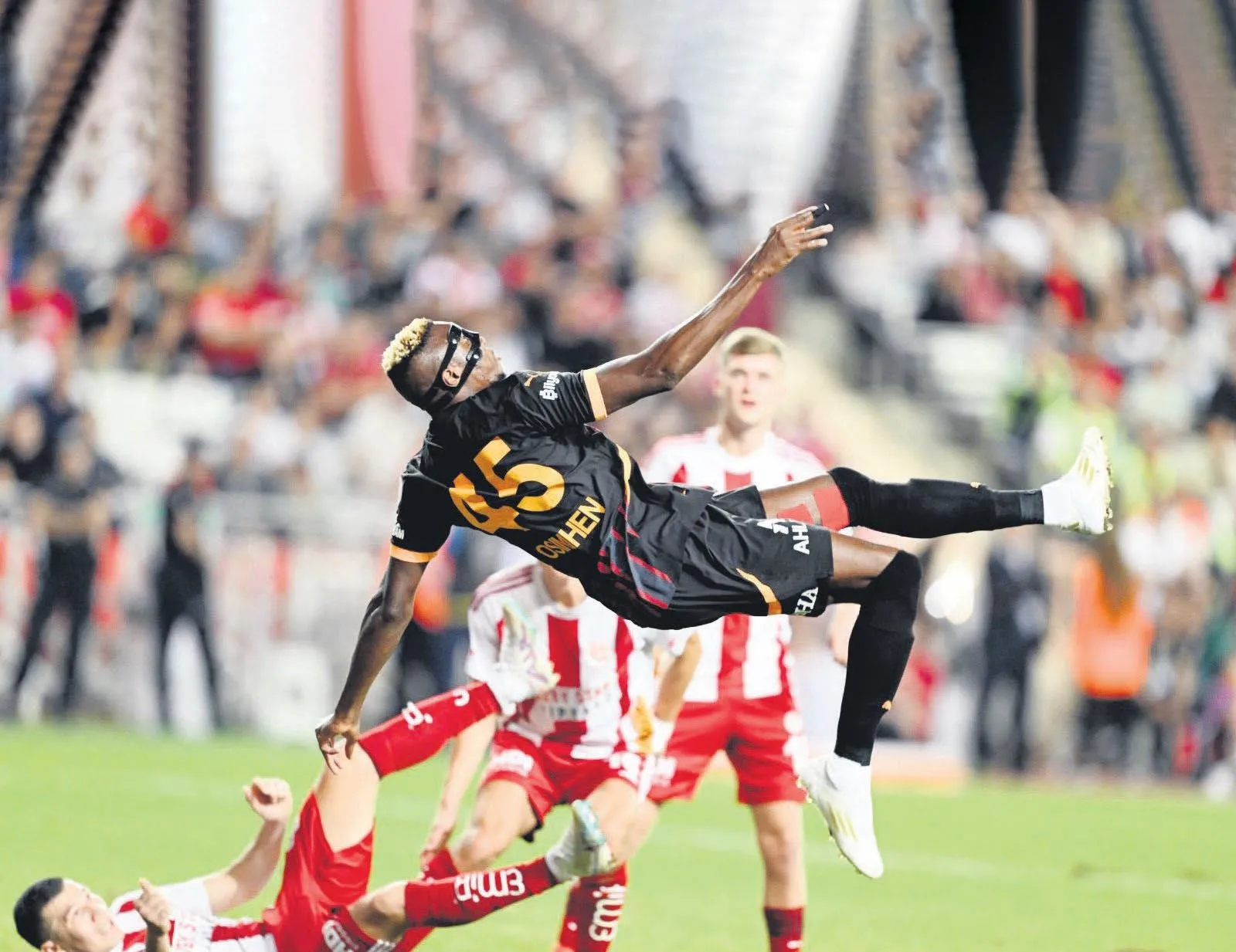 Dünya Osimhen’i konuşuyor