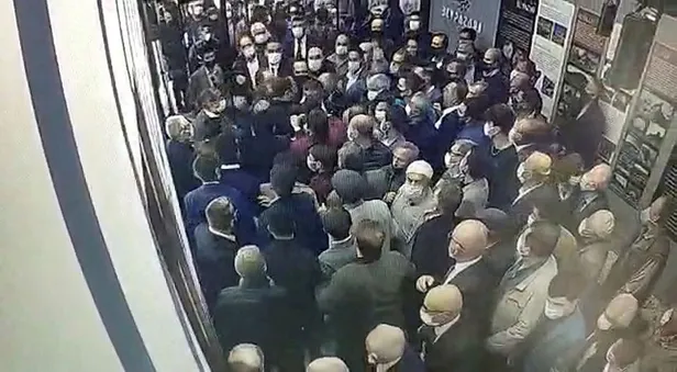 CHP'li Mansur Yavaş’ın magandalarının soru soran gazeteciyi yumrukladığı anlar kamerada-2