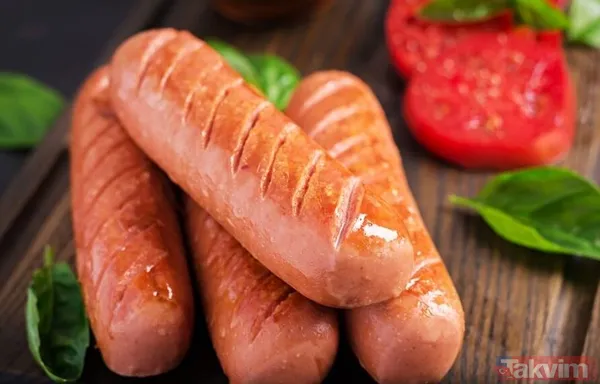 🌟 Beslenme Uzmanları Ne Öneriyor? Uzmanlar, Baş Ağrısını Önlemek İçin Şu Noktalara Dikkat Edilmesini Öneriyor: ✨ Günlük Öğünlerinizi Atlamayın. Uzun Süreli...