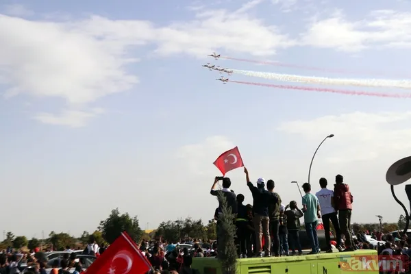 Türk Yıldızları ve SOLOTÜRK'ten nefes kesen gösteri! - 11