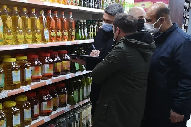 Bir ayda satılacak ayçiçek yağı stoku panik havası yaratılarak iki gün içerisinde eritildi! Milyonlarca liralık vurgun