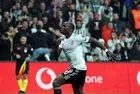 Beşiktaş’ın Kamerunlu golcüsü: "Eski Aboubakar’ı herkese izleteceğim"
