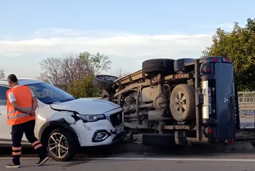 Tekirdağ’da içinde 4 yaşındaki çocuk bulunan otomobili kaçıran şüpheli, yayaya ve iki araca çarpıp yakalandı