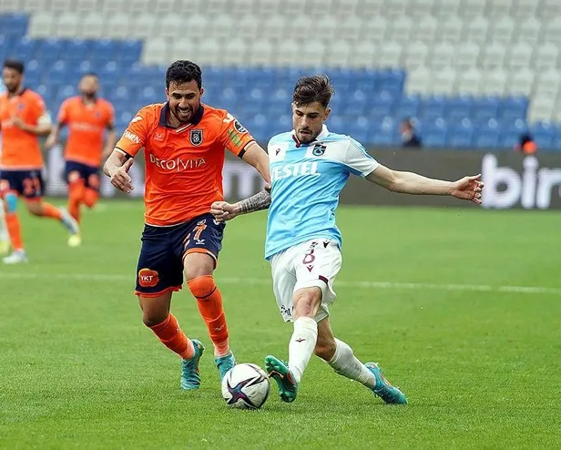 sampiyon-trabzonspor-son-hafta-macinda-medipol-basaksehire-kaybetti-1653256956530.jpeg