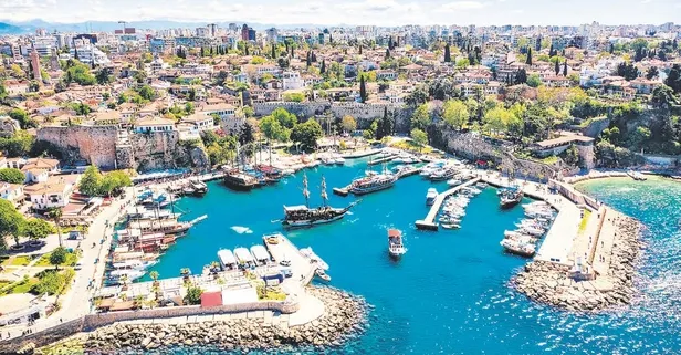 Antalya uçuyor! Fırsatçılar kira fiyatlarını 130 bin liraya kadar çıkardı