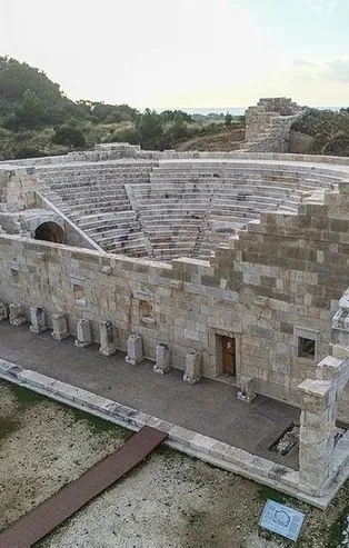 Patara'da kazı kavgası: Kepçe operatörü küfretti, profesör tokat attı!