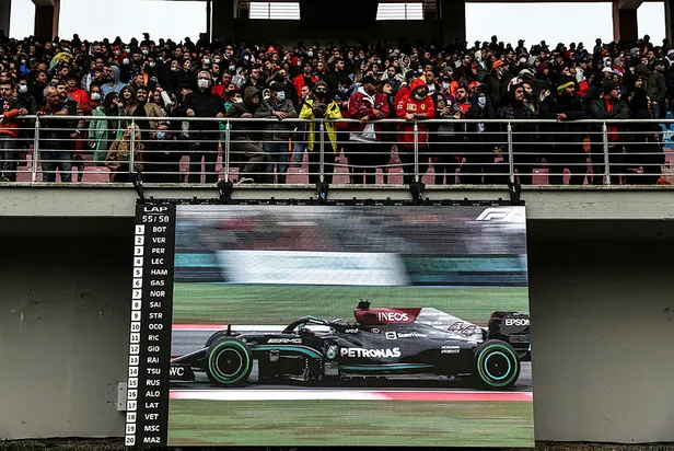 Formula 1 Türkiye GP | İstanbul'da izdiham, Hamilton'ın sitemi, Charles Leclerc'in pit-stopu, Valtteri Bottas'ın zaferi ve Carlos Sainz...-3