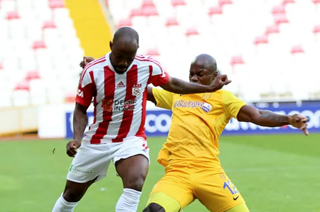 Sivasspor'dan Ankaragücü'nü 3 golle geçti