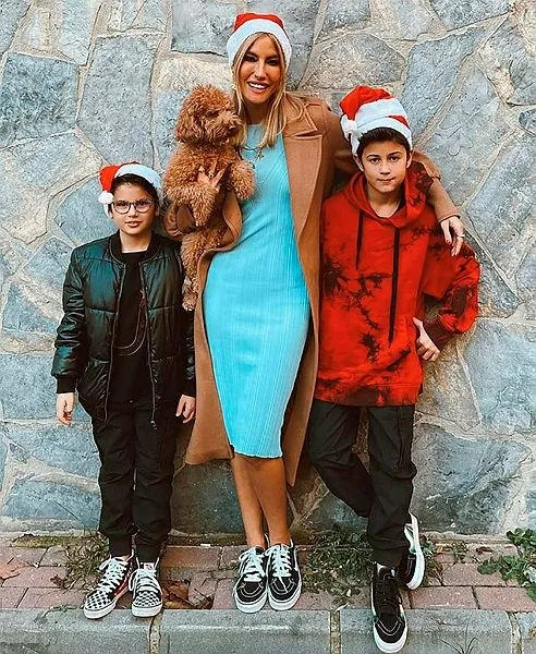 Pandemi alışverişe engel olmadı! Çağla Şıkel, Burcu Esmersoy, Bahar Şer gibi isimler dev markaları ayağına getirdi-6