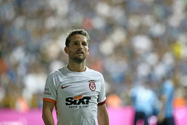 japon-kulubu-vissel-kobe-belcikali-yildiz-dries-mertense-talip-oldu-1667174897991.jpeg Japon kulübü Vissel Kobe, Belçikalı yıldız Dries Mertens'e talip oldu-4