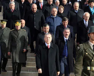 Tek millet, tek vatan, tek bayrak diyorum