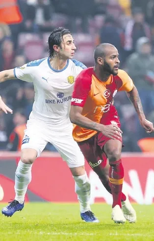 Galatasaray’ın Brezilyalı stoperi Marcao'ya Roma kancası