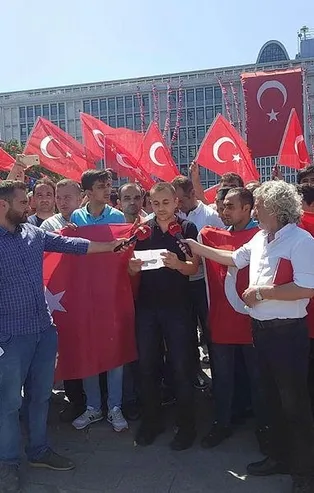 İşten çıkarılanlar İBB önünde açıklama yaptı: Kılıçdaroğlu verdiği sözü tutsun