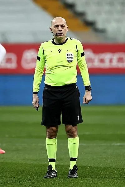 son-dakika-cuneyt-cakir-hakemligi-birakti-tffden-resmi-aciklama-geldi-1659645488992.jpeg Son dakika: Cüneyt Çakır hakemliği bıraktı! TFF'den resmi açıklama geldi...-5