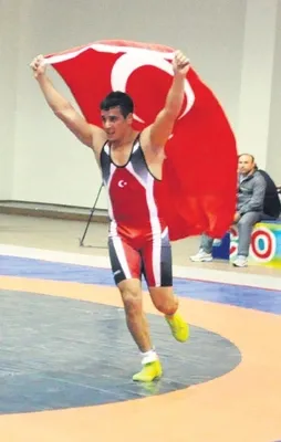 Güreşte altın günü