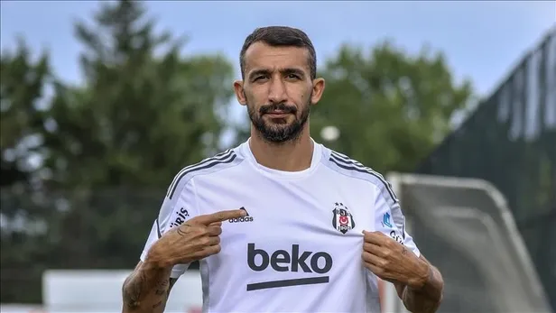 ebru-gundes-murat-ozdemir-askinda-gundeme-bomba-gibi-dusen-iddia-unlu-sarkici-icin-esi-selin-kabakliya-1649015114161.jpeg Ebru Gündeş Murat Özdemir aşkında gündeme bomba gibi düşen iddia! Ünlü şarkıcı için eşi Selin Kabaklı'ya...-13