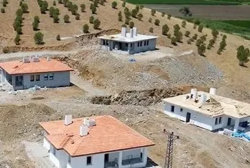 Bakan Özhaseki duyurdu: 92 köy evi inşa ediyoruz