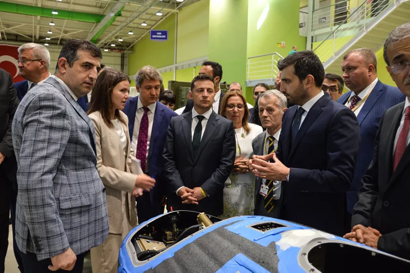 Ukrayna Cumhurbaşkanı Vladimir Zelenskiy'den Baykar tesisine ziyaret - 7