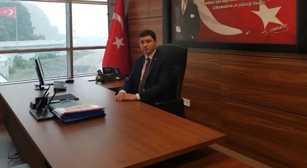 artvin-valiliginden-kemalpasa-kaymakami-mehmet-faruk-saygin-ogretmeni-siniftan-kovdu-iddiasina-iliskim-aciklama-1633014525630.jpeg Artvin Valiliği'nden 'Kemalpaşa Kaymakamı Mehmet Faruk Saygın öğretmeni sınıftan kovdu' iddiasına ilişkin açıklama!-2