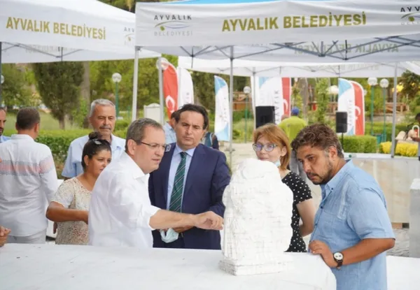 son-dakika-turkiye-orman-yanginlariyla-mucadele-ediyor-chpli-belediyeler-yine-heykel-pesinde-1628255207198.jpg SON DAKİKA: Türkiye orman yangınlarıyla mücadele ediyor! CHP'li belediyeler yine heykel peşinde-5