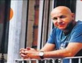 Çok Büyük Bir Şey Söylemeye Hazırlanıyor