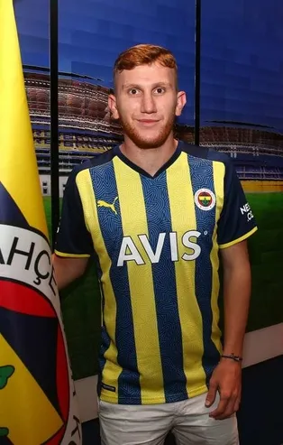 Fenerbahçe'de Burak Kapacak için gözler Mame Thiam'da