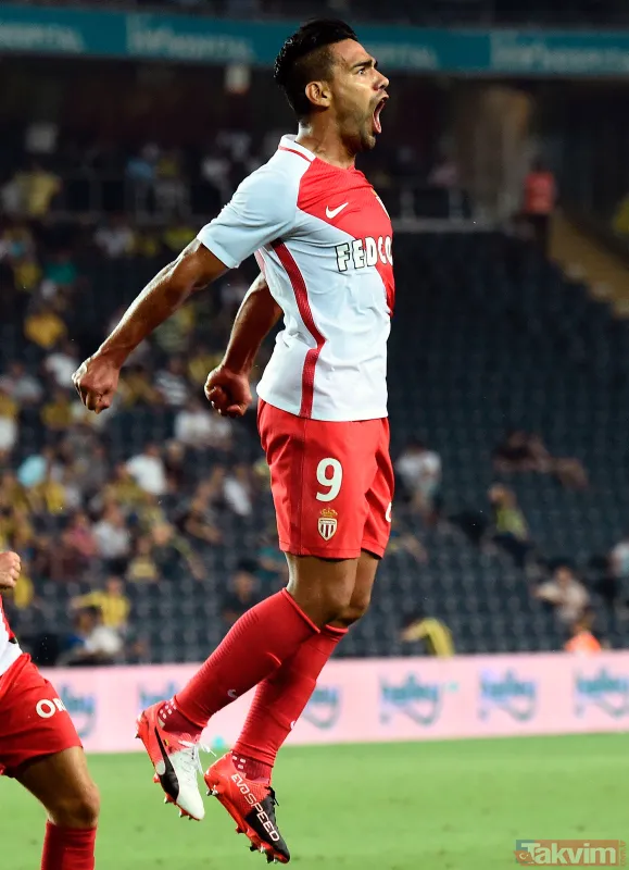 Son dakika: Galatasaray'ın yeni transferi Falcao İstanbul'da! - 13