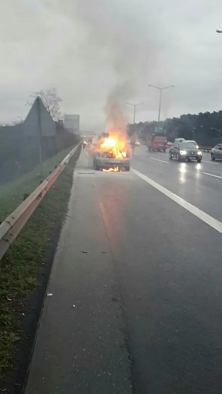 TEM'de panik anları! Bir anda alev aldı