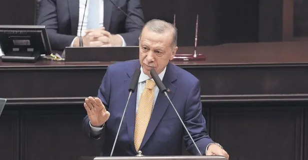 Kongre öncesi bayrak değişimi