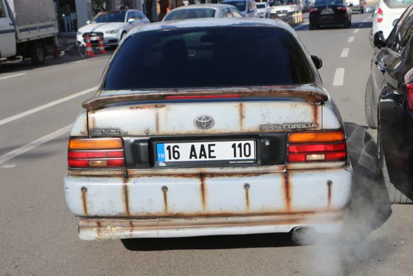 tokatta-boyasiz-ve-paslanmis-gibi-gorunen-modifiyeli-arac-ilgi-odagi-oluyor-1607607643686.jpg Tokat'ta boyasız ve paslanmış gibi görünen modifiyeli araç ilgi odağı oluyor-9