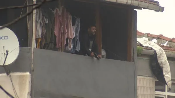 Şişli’de boşanma aşamasında olan eşini rehin alan Tugay Adak, Polis Özel Harekat tarafından etkisiz hale getirildi-3