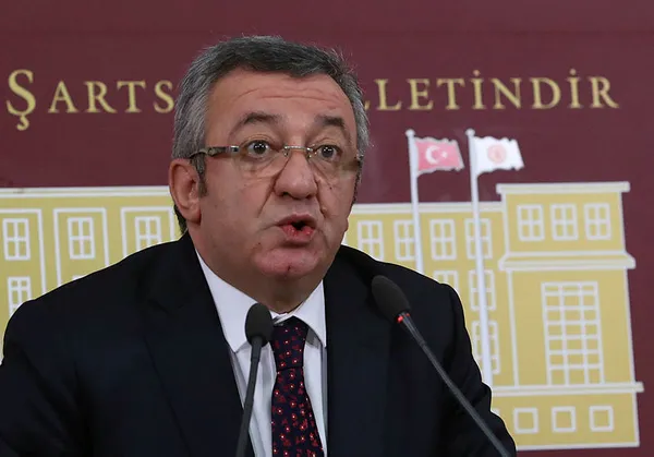 kemal-kilicdaroglundan-chp-kurmaylarina-flas-yasak-gonlumuzun-degil-chpnin-adayi-1653312986607.jpg Kemal Kılıçdaroğlu'ndan CHP kurmaylarına flaş yasak! "Gönlümüzün değil CHP'nin adayı"-2