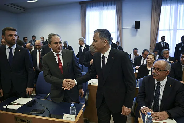 son-dakika-icisleri-bakani-ali-yerlikaya-suriyeli-sayisin-acikladi-1699479613179.jpg Son dakika... İçişleri Bakanı Ali Yerlikaya Suriyeli sayısın açıkladı-3