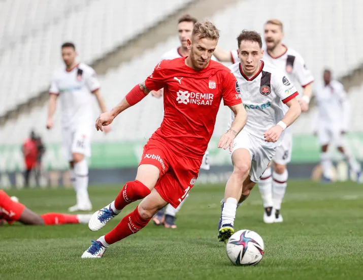 Yiğido Gümrük’e takıldı!