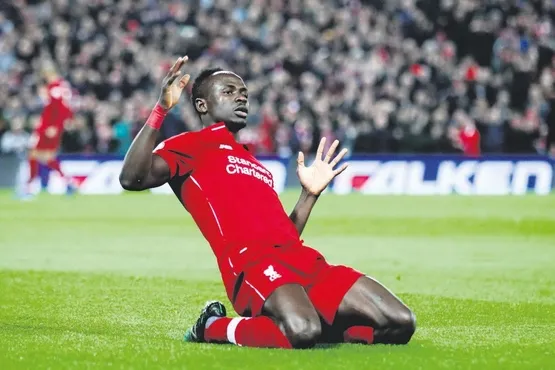 Afrika'nın en iyi oyuncusu seçilen Sadio Mane'den ibretlik sözler! "Aç kaldım, şimdi neden 10 Ferrari isteyeyim?"-2