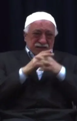 Kırmızı kodla aranan FETÖ imamı enselendi