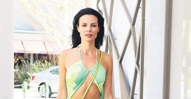 Model Simge Ünal Yunanistan’a teftişe gidecek!