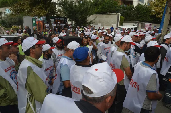 son-dakika-chpli-avcilar-belediyesinde-grev-karari-asildi-toplu-is-sozlesmesi-gorusmelerinde-sonuc-cikmadi-1664272229075.jpg SON DAKİKA: CHP'li Avcılar Belediyesi'nde grev kararı asıldı! Toplu iş sözleşmesi görüşmelerinde sonuç çıkmadı-2