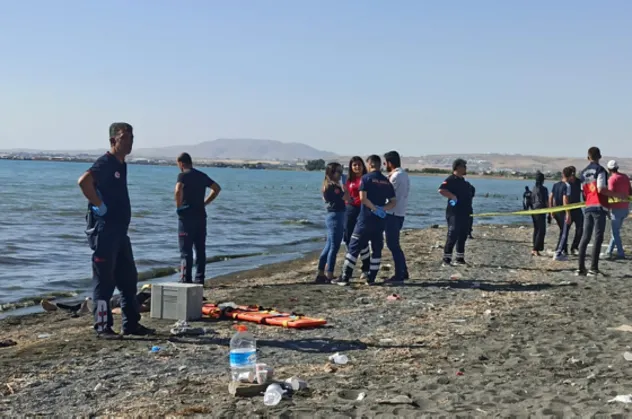 Van Gölü'nde akıntı faciası: 2 çocuk boğuldu, 1'i kayıp