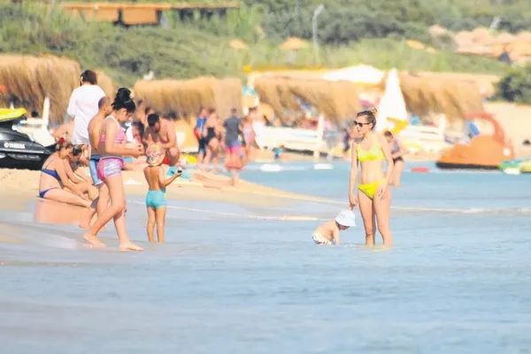 1689275251666.jpeg Derya Uluğ nefes kesecek! Yeni albümünde sevgilisi yalnız bırakmadı-4