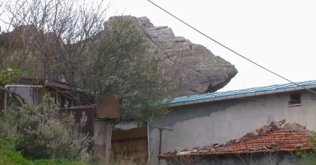 Maltepe’de parça parça düşen dev kaya kabusu